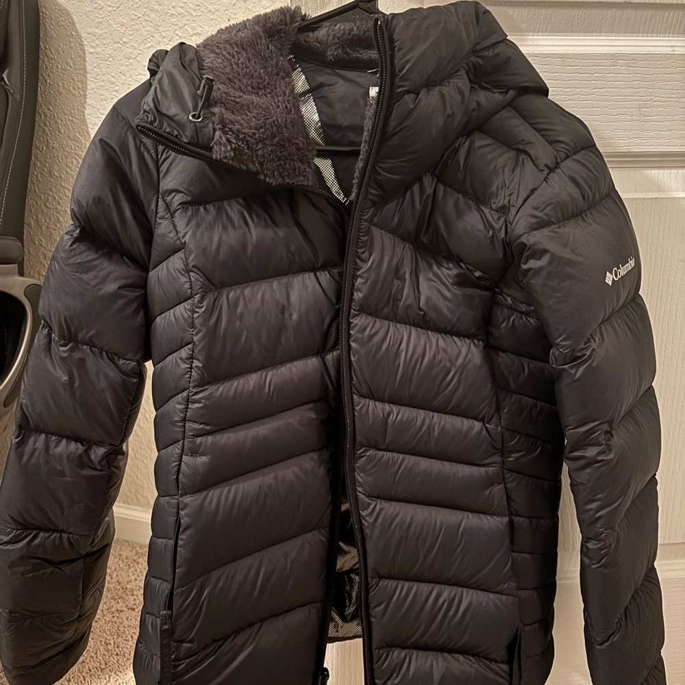 Columbia women’s black Puffer Jacket